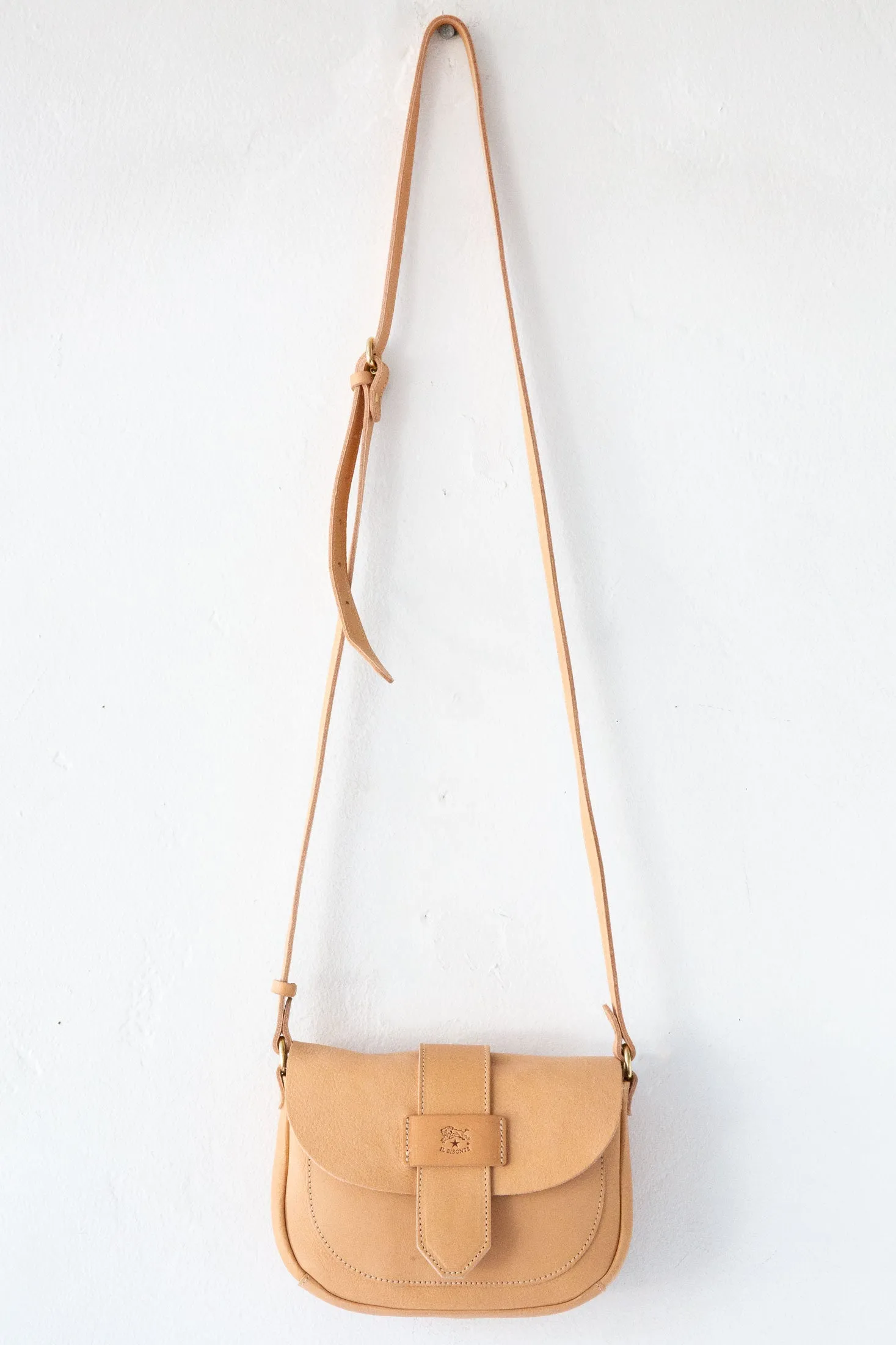 Alloro Crossbody