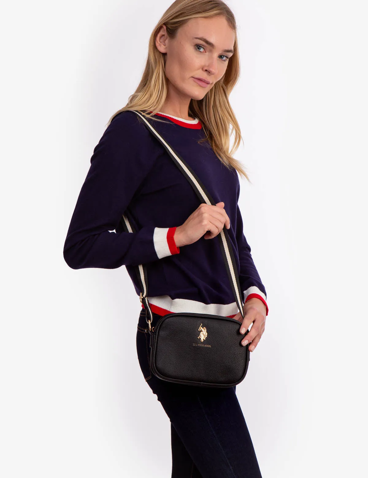 CLASSIC ZIP CROSSBODY BAG