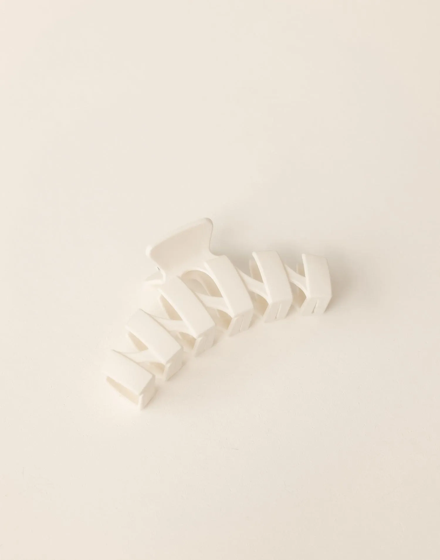 Ela Hair Clip (White)