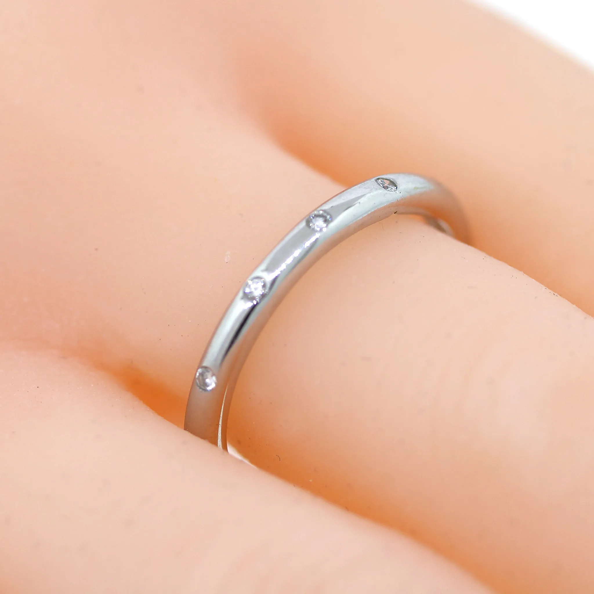 Stackable Etoile-Style Diamond Band Ring